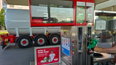 12.06.2025 - Petrol - Bencinska črpalka - točenje goriva - bencinFoto: Luka Cjuha