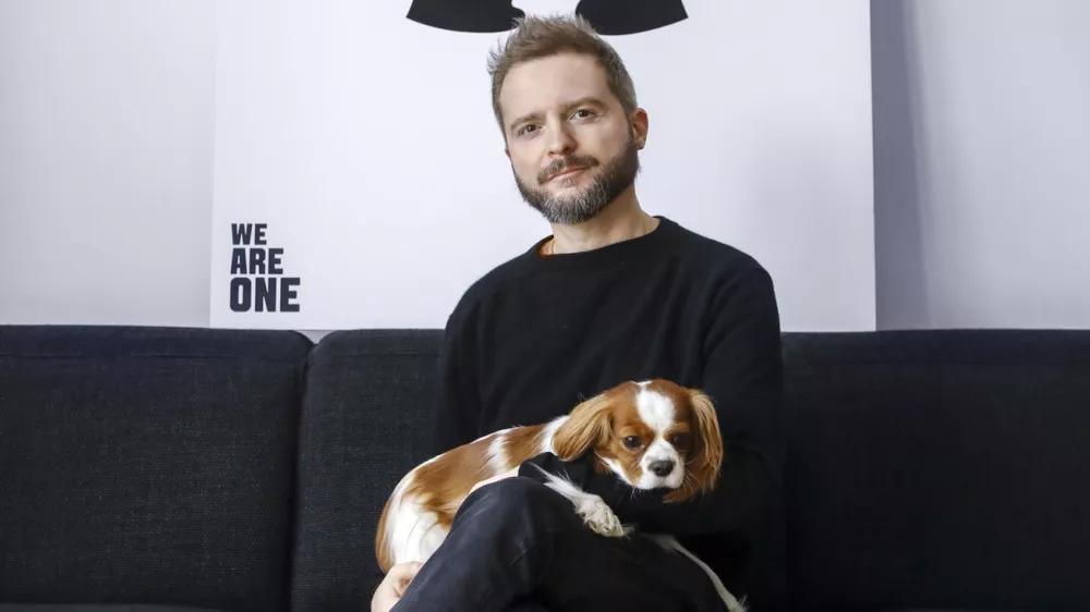 - 29.11.2023 &ndash; Tomato Ko&scaron;ir, grafični oblikovalec - mednarodno uveljavljen oblikovalec vizualnih komunikacij, //FOTO: Luka Cjuha