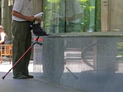 - Ilustrativna fotografija,starej&scaron;i občani, upokojenci, pokojnina, pokojninska reforma//FOTO: Luka CjuhaOPOMBA: ZA OBJAVO V ČASOPISU DNEVNIK
