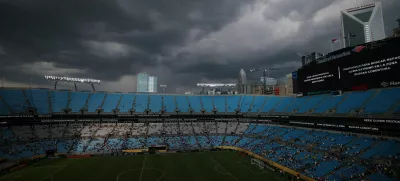 Soccer Football - FIFA Club World Cup - Round of 16 - Benfica v Chelsea - Bank of America Stadium, Charlotte, North Carolina, U.S. - June 28, 2025 General view inside the stadium after referee Slavko Vincic signals a weather delay to the match REUTERS/Mike Segar   TPX IMAGES OF THE DAY