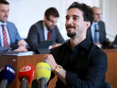 &Scaron;ime Vrsaljko z uro, ki je danes vredna med 140.000 in 190.000 ameri&scaron;kih dolarjev. F Pixsell