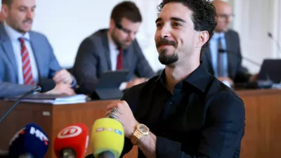 &Scaron;ime Vrsaljko z uro, ki je danes vredna med 140.000 in 190.000 ameri&scaron;kih dolarjev. F Pixsell