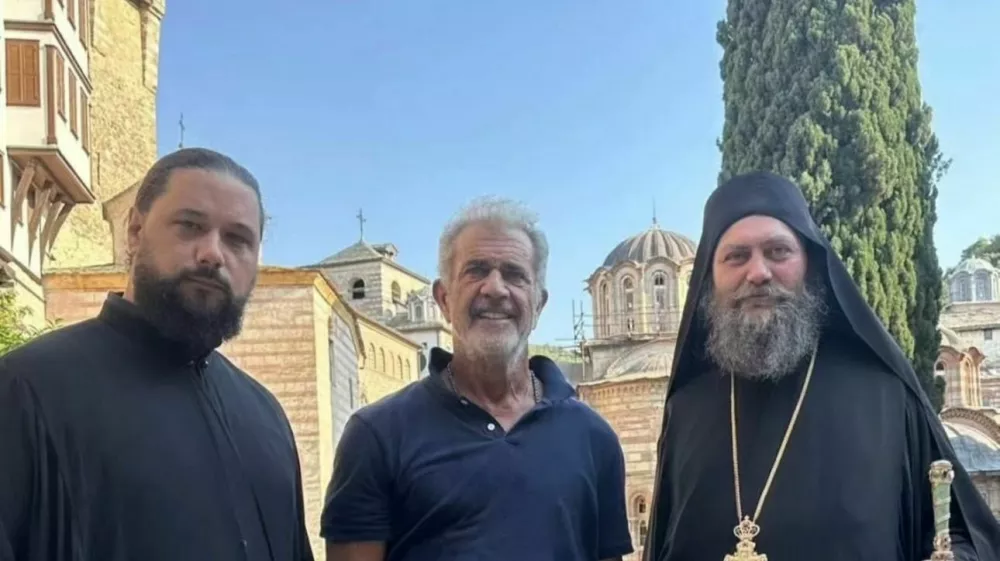 Mel Gibson pravi, da nikjer drugje ni občutil tako močne povezanosti z bogom, kot v okolici samostana Hilandar. F instagram