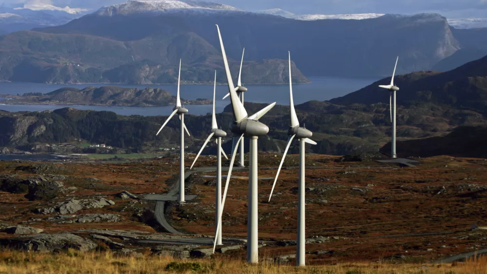 - ilustrativna fotografija - veterna elektrarna - NORVE&Scaron;KA 2011 - /FOTO: Bojan Velikonja