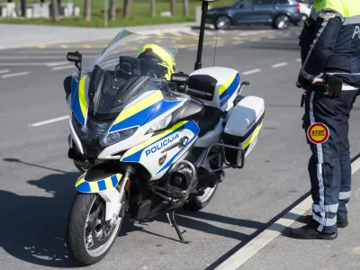 prometni nadzorpolicija - simbolična fotografijaprometna policijavarnost v prometupolicija na motorjihmotoristična policijaprehitri voznikiavtocestna policija08.04.2025 Policijski nadzor, počivali&scaron;če PovodjeFOTO: Nik Erik Neubauer