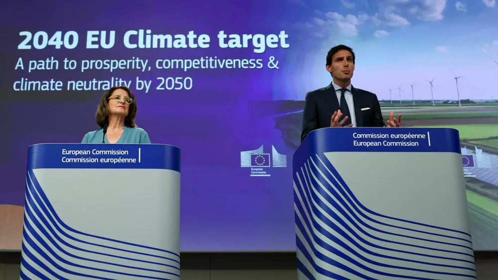 European Commission Executive Vice-President for Clean, Just and Competitive Transition Teresa Ribera and European Commissioner for Climate, Net Zero and Clean Growth Wopke Hoekstra hold a press conference on an EU climate target for 2040 which may allow countries to use carbon credits from developing countries to meet a limited share of the goal, in Brussels, Belgium July 2, 2025. REUTERS/Yves Herman