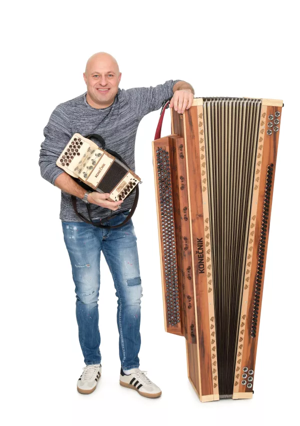 Bo&scaron;tjan Konečnik naredil največjo in najmanj&scaron;o frajtonarico na svetu