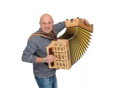 Bo&scaron;tjan Konečnik naredil največjo in najmanj&scaron;o frajtonarico na svetu