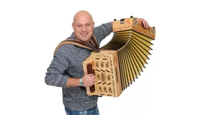 Bo&scaron;tjan Konečnik naredil največjo in najmanj&scaron;o frajtonarico na svetu