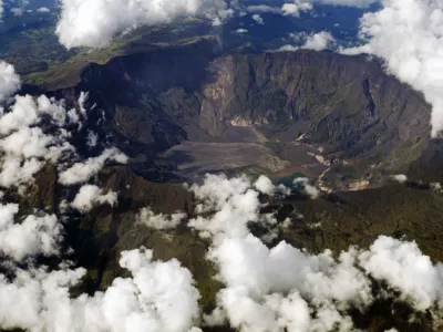 Vulkan, ki se je zbudil v 19. stoletju in povzročil gorje po domala celem planetu. / Foto: Istock