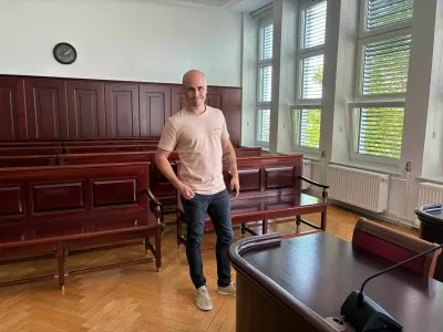 Znani deskar obsojen zaradi objave ženine intimne fotografije