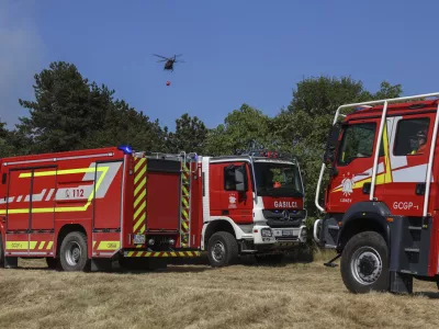 - 18.07.2024 - Požar na Krasu - Komen, &Scaron;krbina, Lipa - ogenj, ognjeni zublji, ga&scaron;enje, gasilci  //FOTO: Jaka Gasar