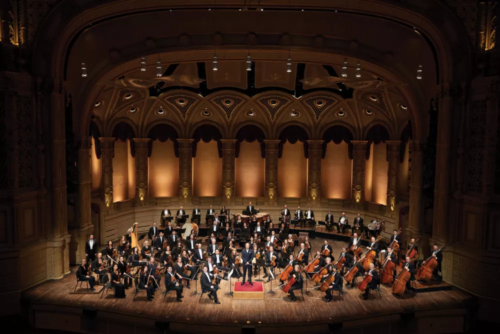 Vrhunski interpreti z razgibanim programom