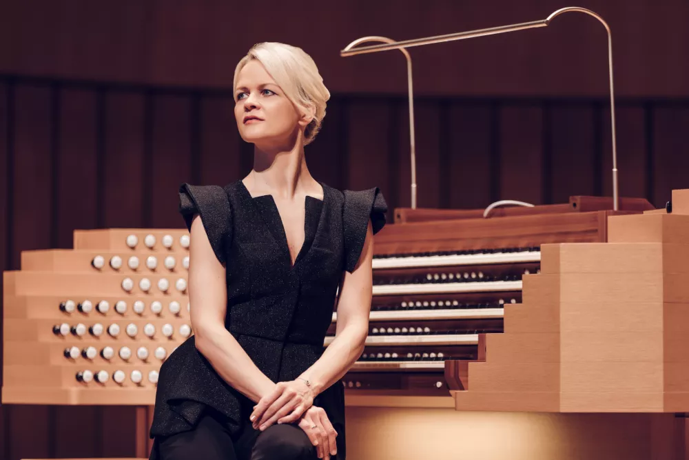 Vrhunski interpreti z razgibanim programom