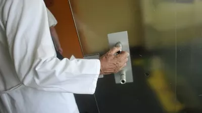 Poleg Fidesa se upirajo tudi zasebniki z zdravni&scaron;ko zbornico