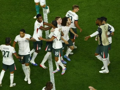 Soccer Football - FIFA Club World Cup - Quarter Final - Palmeiras v Chelsea - Lincoln Financial Field, Philadelphia, Pennsylvania, U.S. - July 4, 2025 Chelsea players celebrate after the match REUTERS/Susana Vera