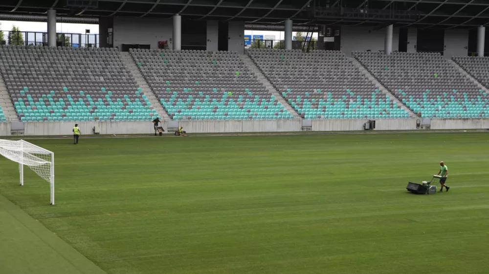 stadion stožice nova zelenica, igralna pivr&scaron;ina, foto luka cjuha