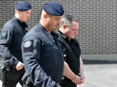 Župnik na poti na zasli&scaron;anje na tožilstvo zaradi suma spolnega napada na mladoletnika. 