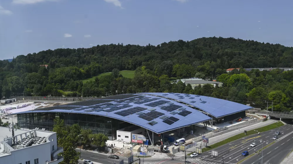 Rožnik in &Scaron;i&scaron;enski hrib18.07.2024 - Gradnja bazena Ilirijakopali&scaron;če Ilirija. FOTO: Nik Erik Neubauer