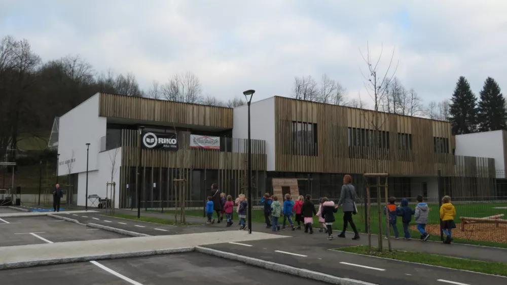 Nov vrtec Kamnitnik &Scaron;kofja Loka.