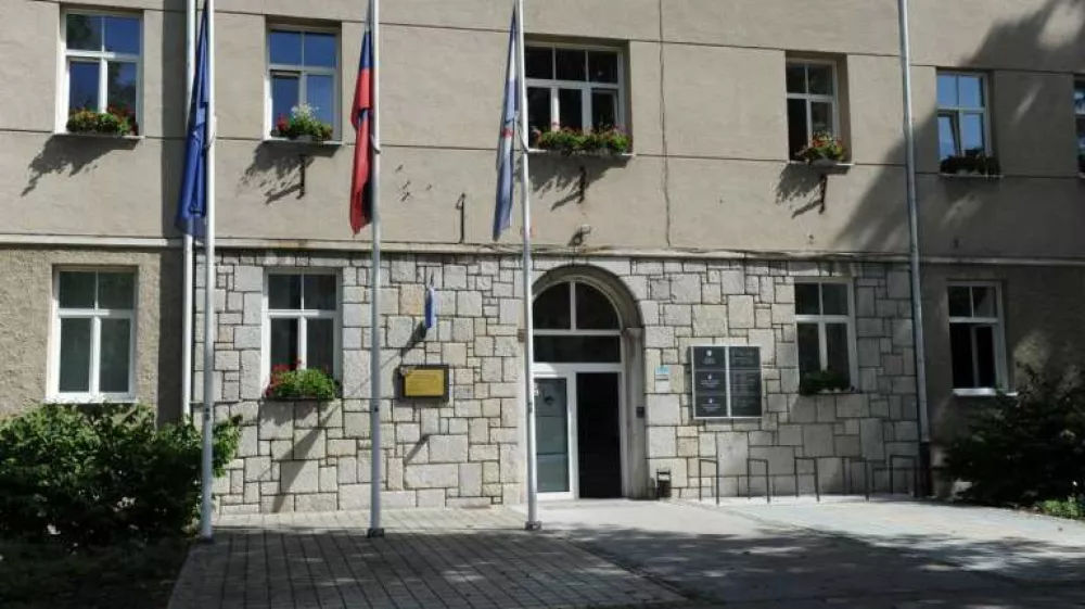 Zavod Jutro bo &scaron;e izvajal oskrbo