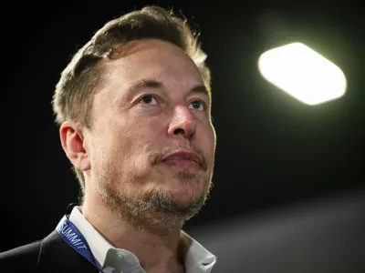FILE - Tesla and SpaceX's CEO Elon Musk attends the first plenary session on of the AI Safety Summit at Bletchley Park, on Wednesday, Nov. 1, 2023 in Bletchley, England. (Leon Neal/Pool Photo via AP, File) / Foto: Leon Neal