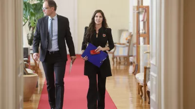- Anže Logar, poslanec stranke Demokrati,- Eva Irgl, poslanka stranke Demkrati,- 11.07.2025. - predsednik vlade Robert Golob je gostil srečanje s predsedniki parlamentarnih strank na temo članstva Slovenije v Natu ter vpra&scaron;anja izvedbe referenduma glede povečanja obrambnih izdatkov Slovenije.//FOTO: Bojan Velikonja