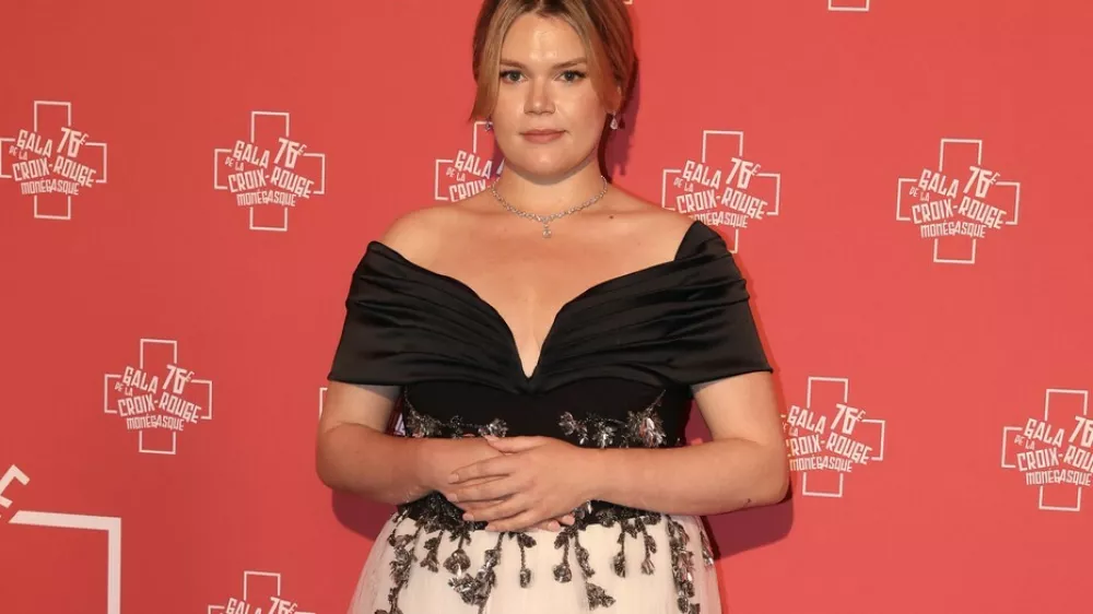 Vnukinja Grace Kelly je navdu&scaron;ila z zvesto repliko babičine obleke. F profilmedia