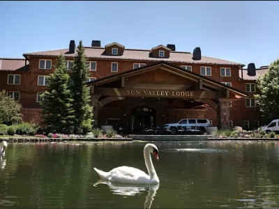 Sun Valley Lodge kjer se je srečala smetana milijarderjev, politikov in industrialcev.