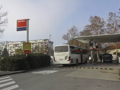 Petrol bencinska pumpa02.12.2024 - Savska cesta in &Scaron;martinska cesta - območje gradnje novega rondoja FOTO: LUKA CJUHA