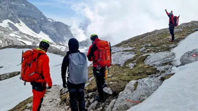 Z Grintovca so re&scaron;evali prezeblega planinca, ki je noč preživel na prostem. 