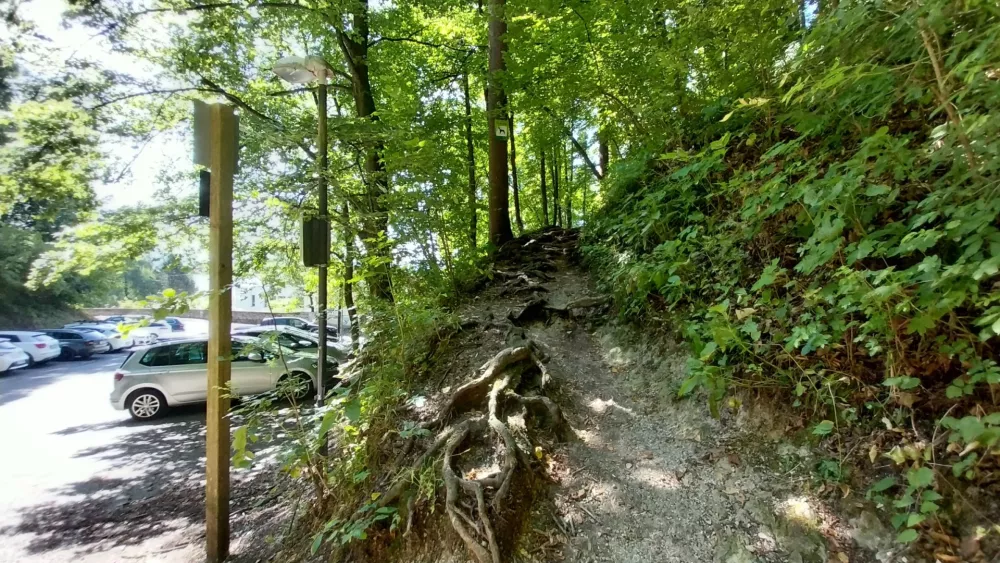 Menge&scaron;ka koča: Med naravo, tradicijo in domačnostjo