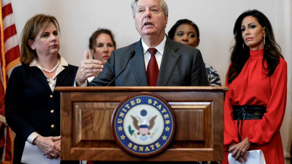 U.S. Senator Lindsey Graham (R-KY) unveils a nationwide abortion bill with new abortion restrictions, during a news conference alongside representatives from national anti-abortion organizations, on Capitol Hill in Washington, U.S., September, 13, 2022. REUTERS/Evelyn Hockstein