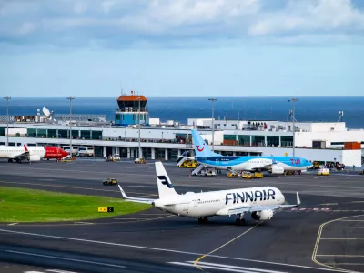 Letalo Finnair, družbe, ki se je najslab&scaron;e odrezala, na letali&scaron;ču. / Foto: Istock
