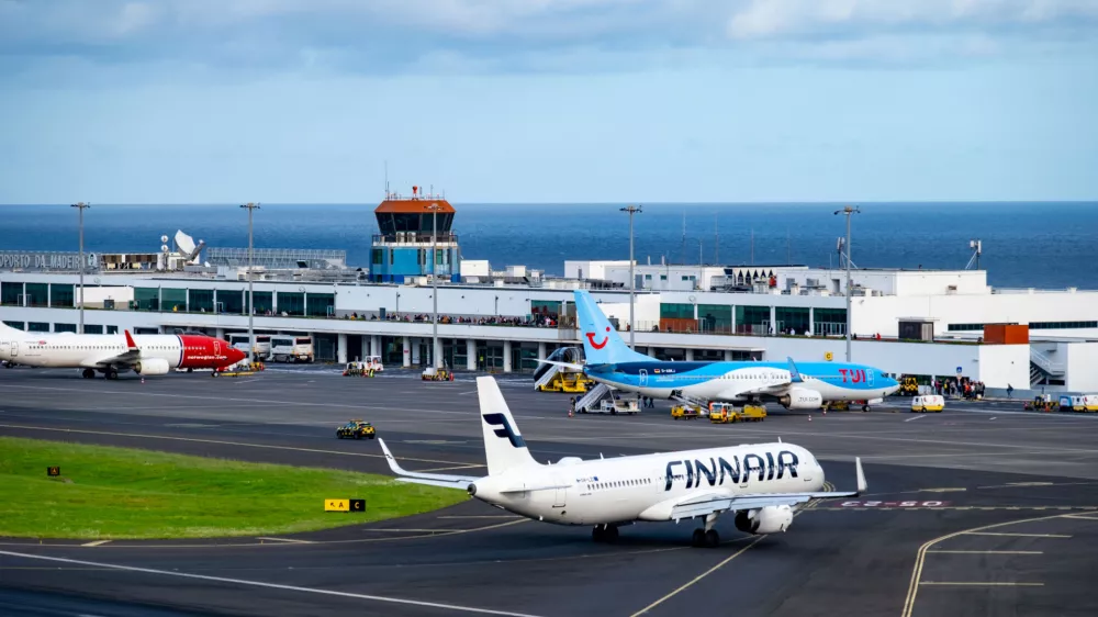 Letalo Finnair, družbe, ki se je najslab&scaron;e odrezala, na letali&scaron;ču. / Foto: Istock