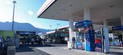 30.10.2024., Rascane - Omiljeno odmoriste ujedno i jedno od vecih na ovom dijelu autoceste poznato po tome sto se na njega moze doci iz oba smjera od danas ide u obnovu. Iducih stotinjak dana INA benzinska postaja se obnavlja, a za to vrijeme sve usluge se pruzaju, na mjestu su montazne kucice s blagajnom i kamion s hranom i kavom. Photo: Ivana Ivanovic/PIXSELL