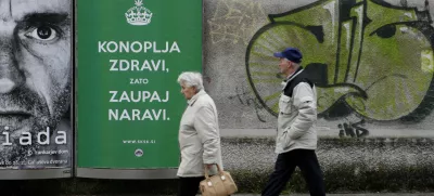 - 20.01.2015 - plakat Konoplja zdravi, zaupaj naravi. - Društvo SKSK -Slovenski konopljin socialni klub - legalizacija - starostniki - starejši - reklamni pano - oglaševanje - grafiti - plakatno mesto podjetja TAM-TAM  		        //FOTO: Tomaž Skale
