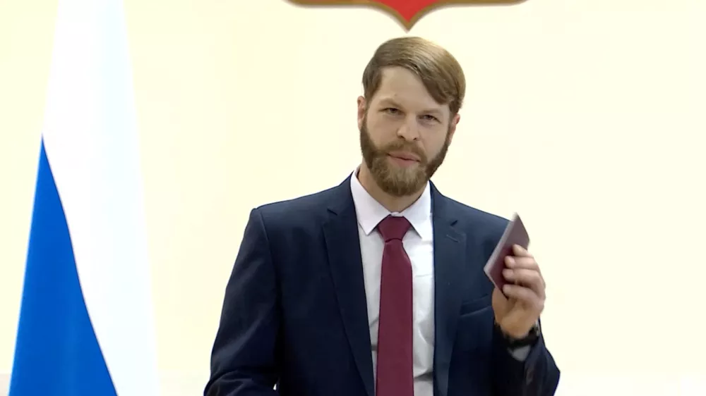 Daniel Martindale, a U.S. citizen who helped Russia from inside Ukraine, speaks after receiving a Russian passport, in Moscow, Russia, in this screengrab taken from a handout video released July 15, 2025. Denis Pushilin via Telegram/Handout via REUTERS ATTENTION EDITORS - THIS IMAGE HAS BEEN SUPPLIED BY A THIRD PARTY. NO RESALES. NO ARCHIVES. MANDATORY CREDIT