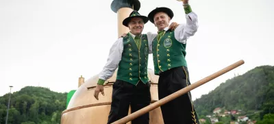 Pivo in cvetje / Foto: Boris Vrabec