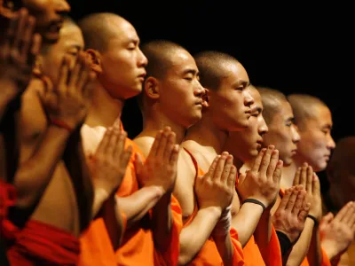 Shaolin (Kitajska) - spektakel borilnih ve&scaron;čin - &scaron;aolinski menihi v Ljubljani/FOTO: Matej Pov&scaron;eOPOMBA: ZA OBJAVO V PRILOGI &ndash; DNEVNIKOV OBJEKTIV - REPORTAŽA