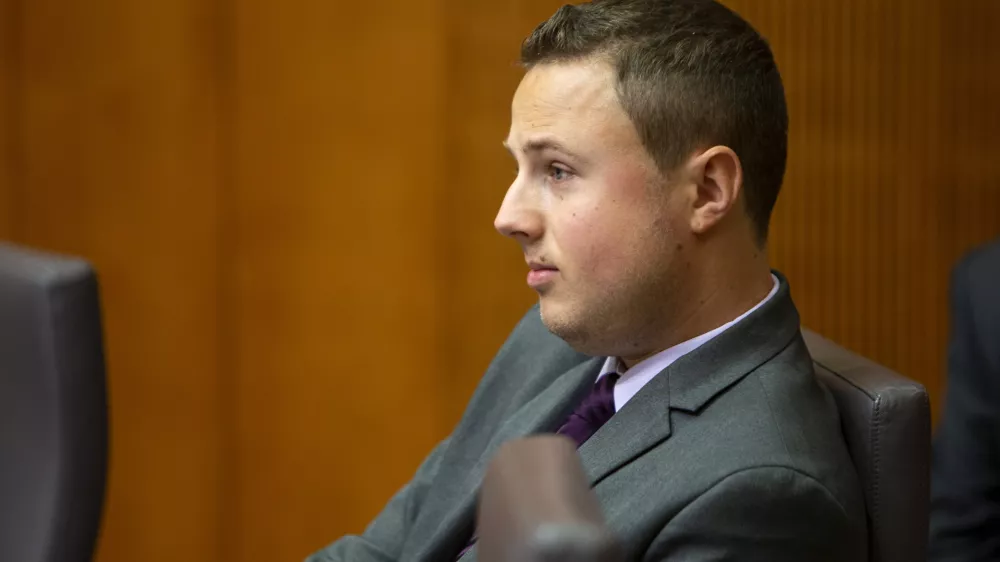 član odbora Žan Mahnič (SDS)- 04.09.2018 - Odboro DZ za notranje zadeve, javno upravo in lokalno samoupravo - predstavitev kandidata za ministra za javno upravo Tugomirja Kodelje //FOTO: Matjaž Ru&scaron;t