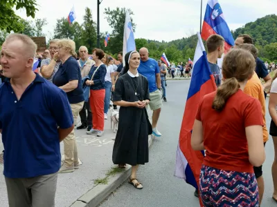 Med udeleženci shoda je bila vsaj ena nuna. Foto: Jaka Gasar