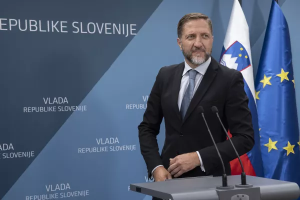 Bo&scaron;tjančič obljublja, da zaradi obrambnih izdatkov ne bo novih davkov