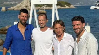 Novak Đoković, Aleksander Čeferin, Luka Modrić in Mateo Kovačić (z leve proti desni) so se družili na hrva&scaron;ki obali. F instagram lokala More Beach Stupe
