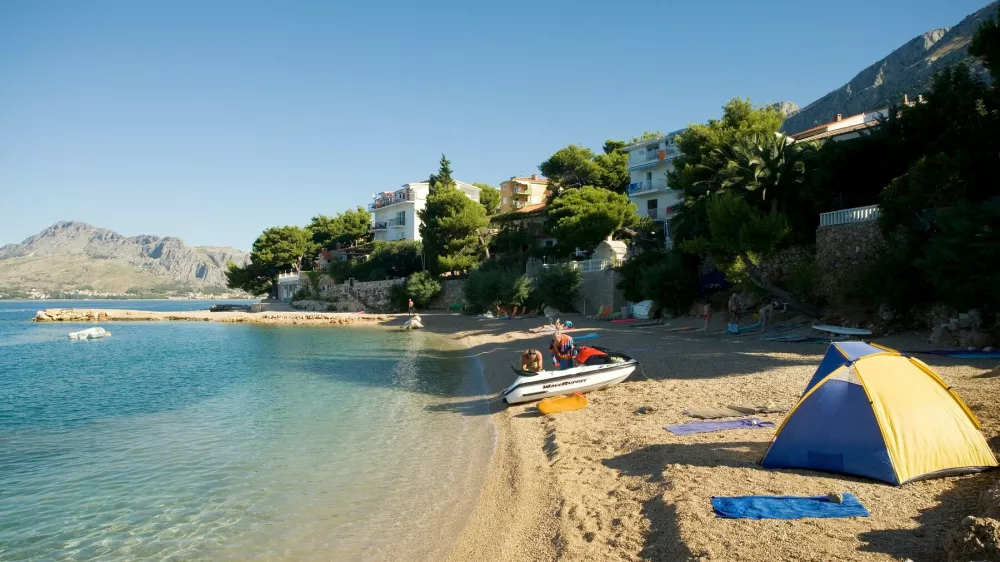 Plaža v Omi&scaron;u / Foto: Profimedia