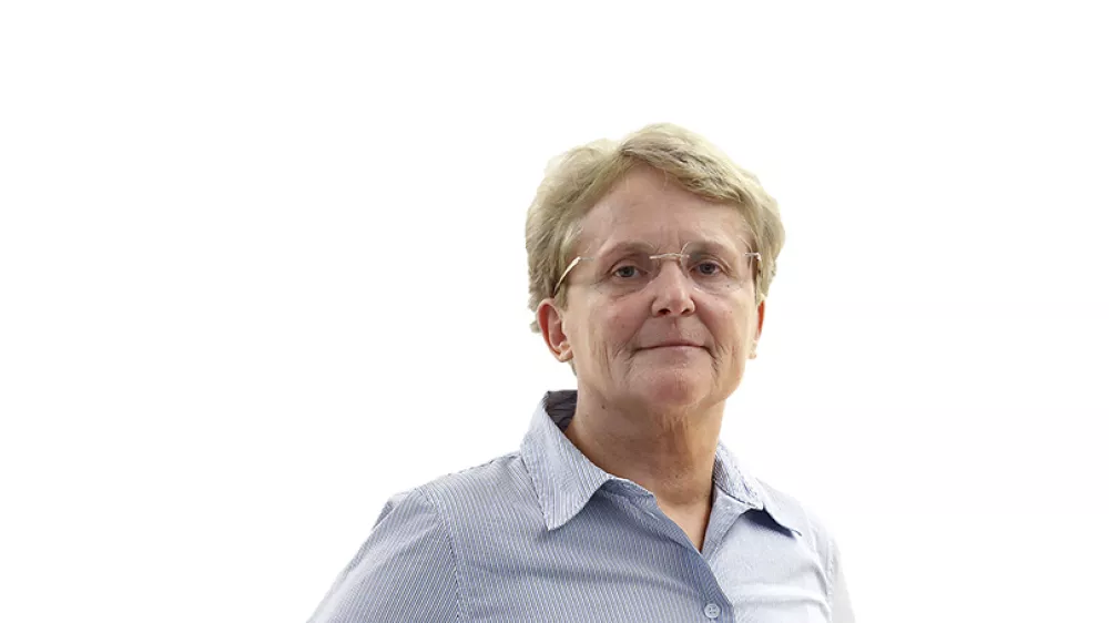 Tatjana PihlarZA ONLINE - Redakcija Dnevnik 2024 - portreti za komentarje in kolumne - kolumnisti - komentatorji &ndash; novinarji - portret //FOTO: Luka Cjuha