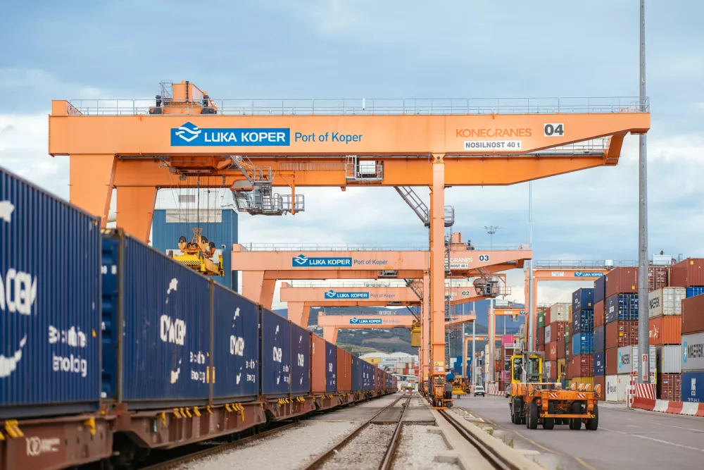 Luka Koper, pristani&scaron;če, žerjav 