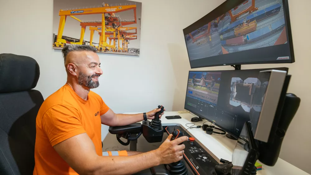 Luka Koper, pristani&scaron;če, žerjav 