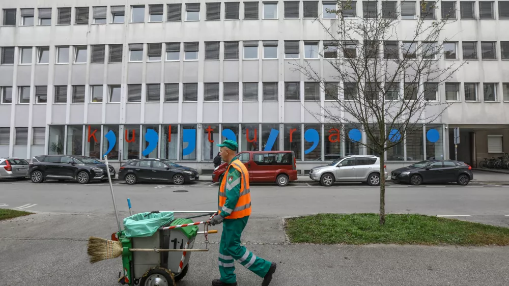 - 18.10.2022 &ndash; Ministrstvo za kulturo MZK - Maistrova ulica 10 //FOTO: Luka Cjuha