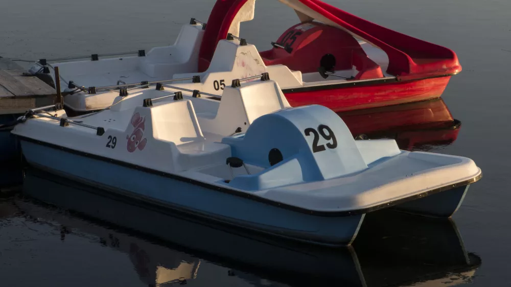 - 12.9 - 28.9.2014 - Simbolične fotografije - potovanje - Balkan, Srbija, Beograd, Ada Ciganlija, pedolino  //FOTO: Jaka Gasar